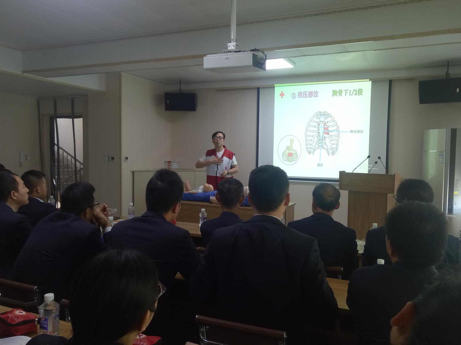紅十字會(huì)應(yīng)急救護(hù)培訓(xùn)進(jìn)企業(yè)，聚力提升員工自救互救能力