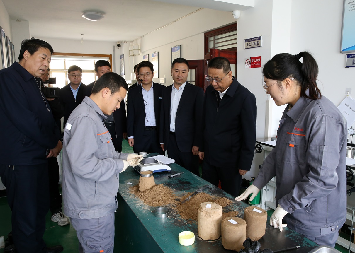 慶陽市政協(xié)領(lǐng)導蒞臨我公司指導調(diào)研工作